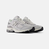 09726 New Balance 2002R Man white indigo